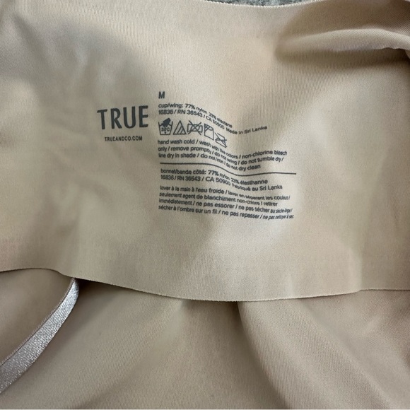 True & Co True Body Scoop Neck Adjustable Strap Bra size Medium - Picture 4 of 4